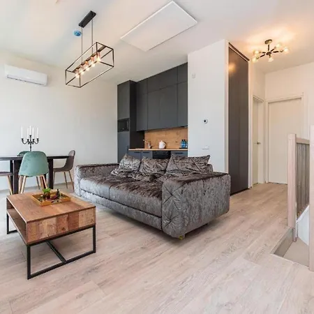 Pajurio Oaze Kunigiskese, Mano Jura Appartement